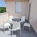 דירה Bonaca אומאג